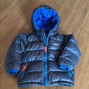 Patagonia Charcoal Puffer Jacket with Electric Blue Interior
